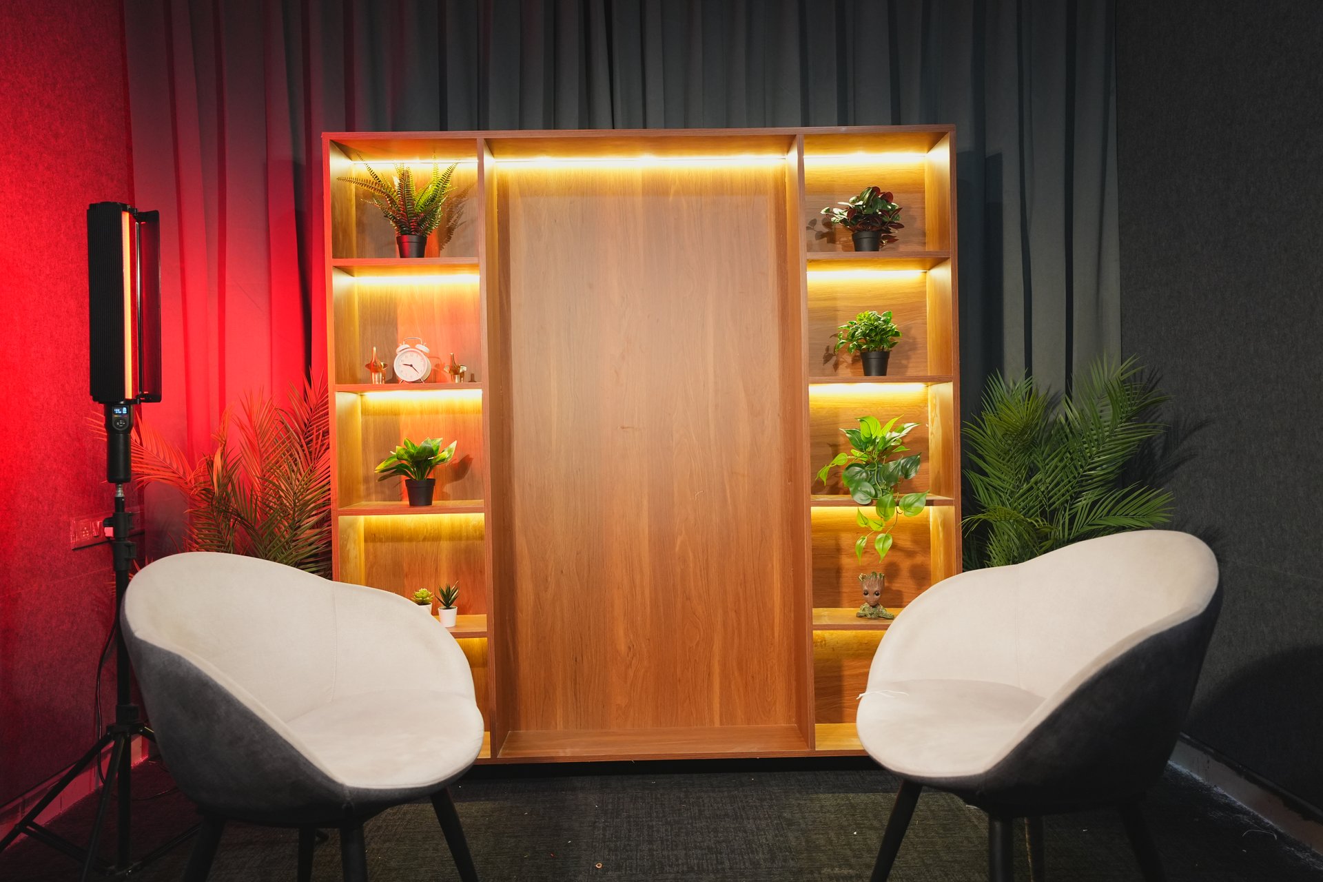 Podcast Studio Hero 2 - Warm Acoustic Lounge